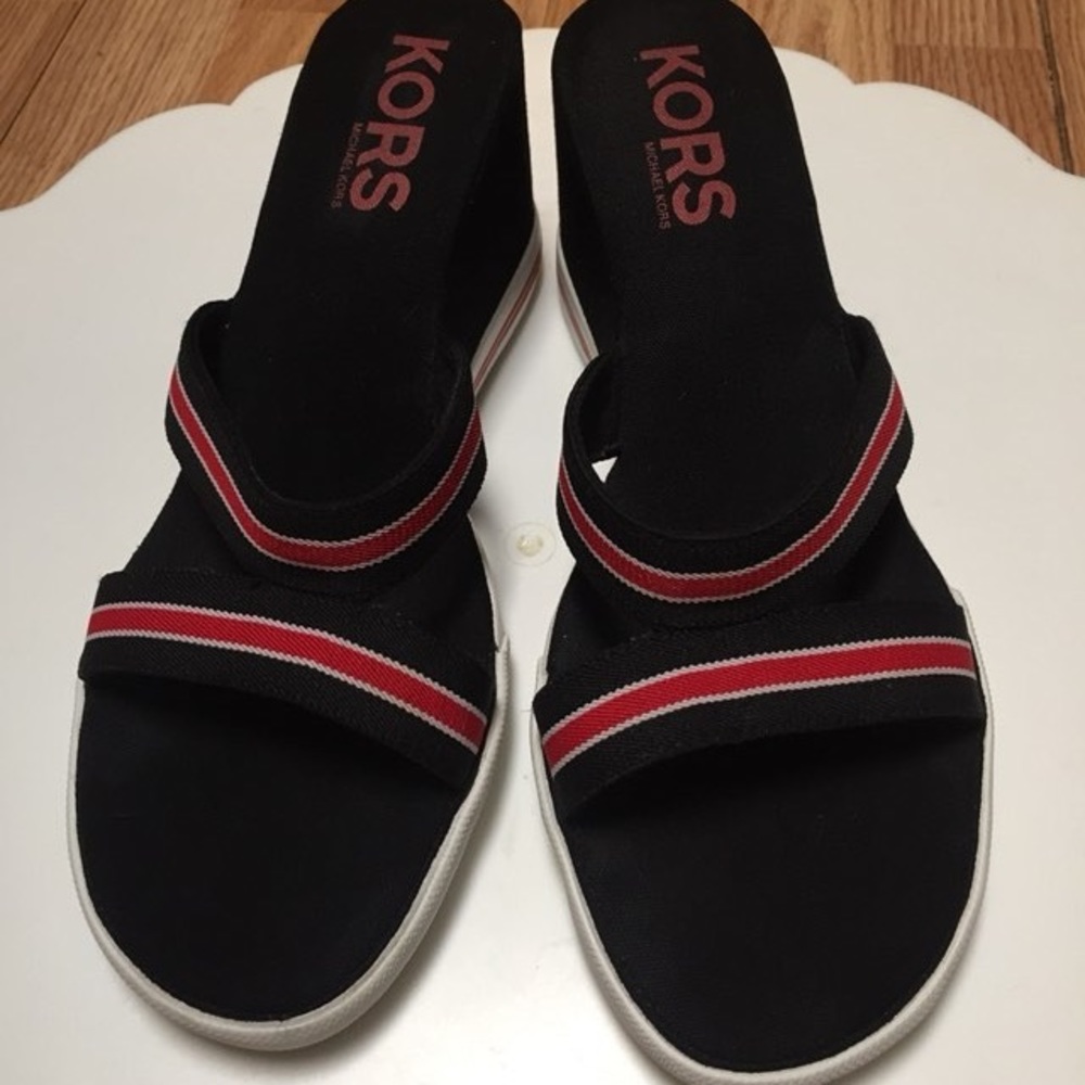 Kors Michael Kors Sandal size between 8.5 to 9